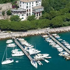 Paradiso Portov Enere 3*, Porto Venere Itália